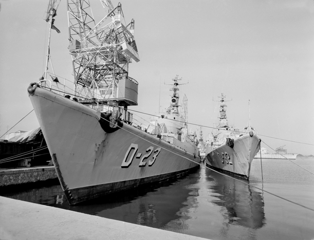 ALMIRANTE BRION (D-23)